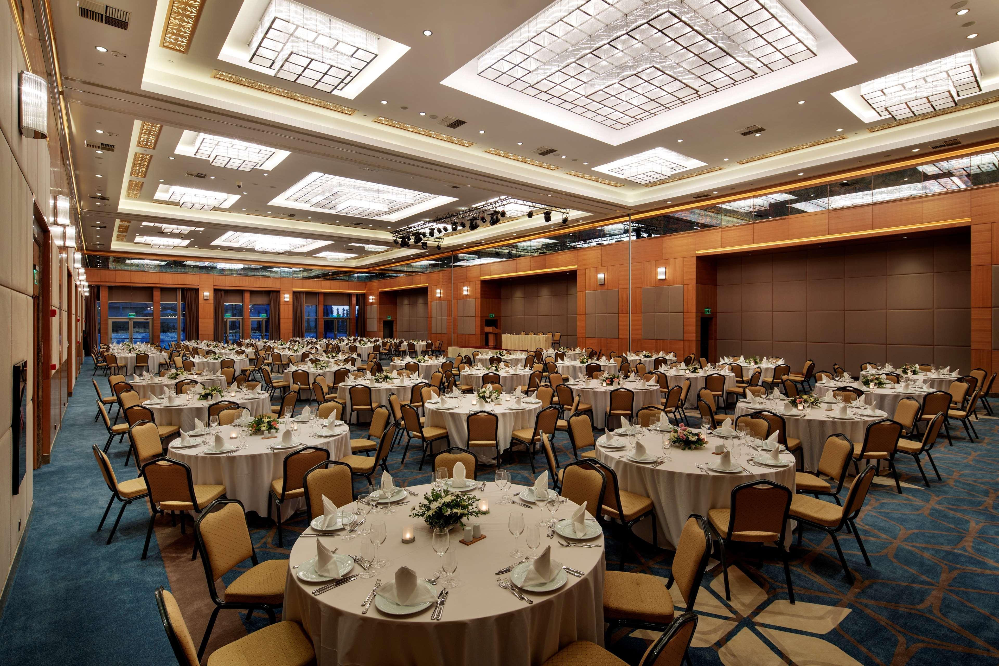 Movenpick Hotel มาลัทยา ภายนอก รูปภาพ