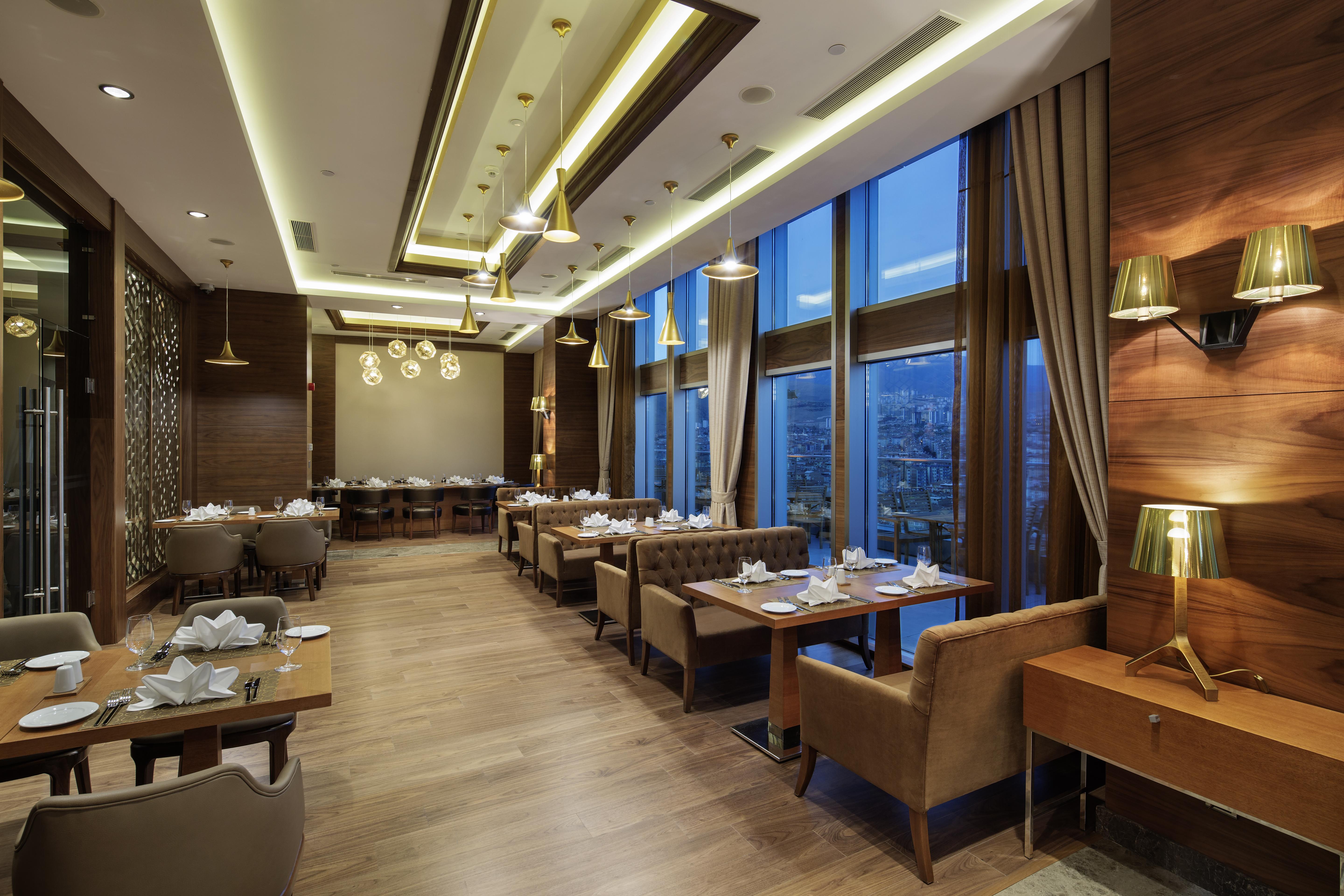 Movenpick Hotel มาลัทยา ภายนอก รูปภาพ